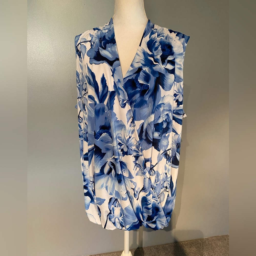 GILI 2x blue floral print cross front sleeveless shirt